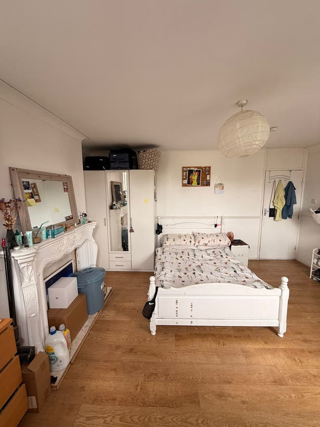 Double bedroom for rent Main Photo