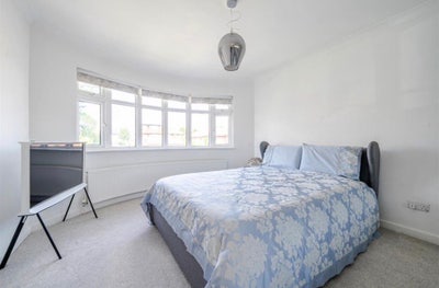 Large Double Bedroom in Detached Home N21 Main Photo