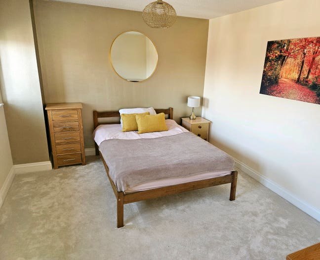 Spacious room in a great house! Main Photo