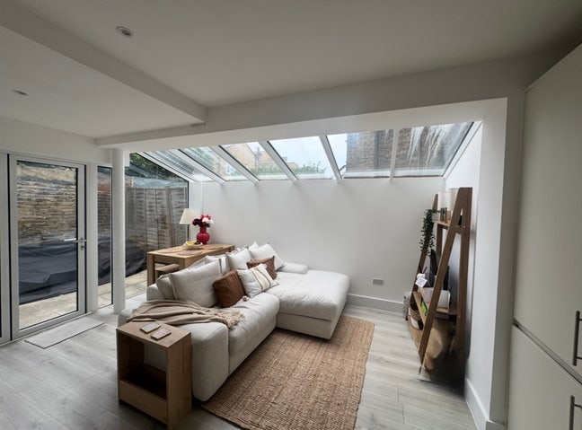 Bright double room available in a lovely 2-bedroom Main Photo