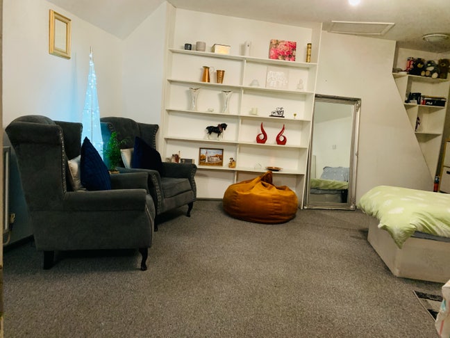 Studio flat sharing  Main Photo