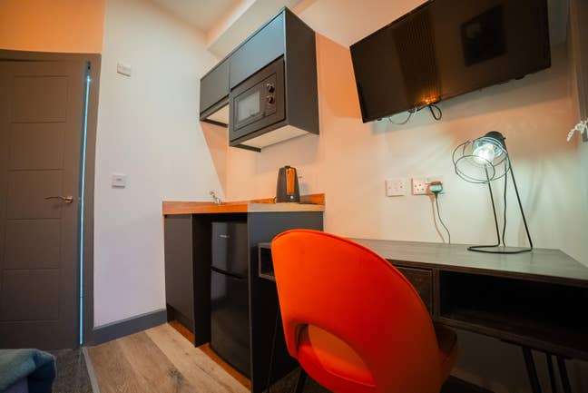 >> Fabulous HMO Studio Rooms - Contact Now<< Main Photo