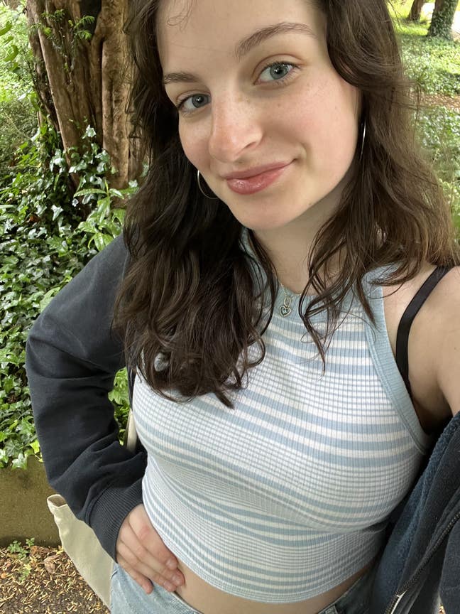 22 year old seeking flatmates  Main Photo