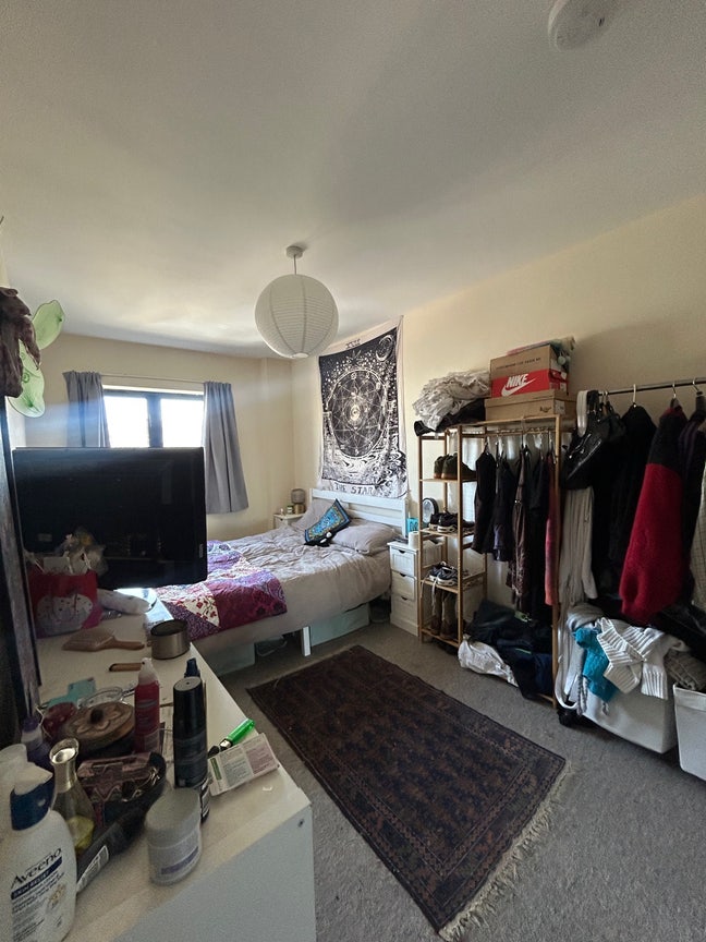 Double Room Available in Clifton Main Photo