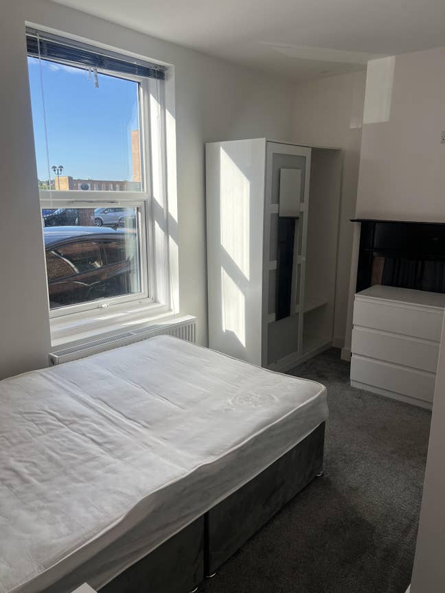 Stunning En-suite Double bedroom Avail in NN2  Main Photo
