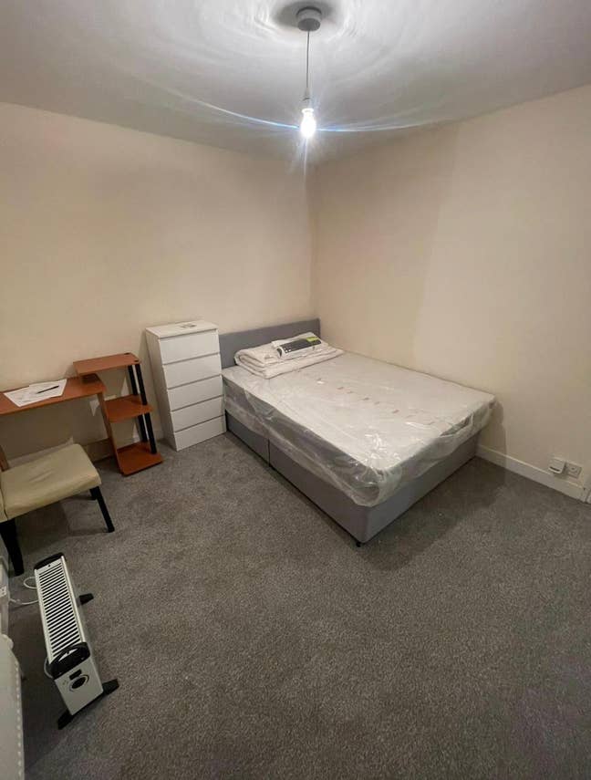 Large Double Room  Main Photo