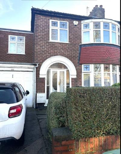 Furnished Double Room Available  Main Photo