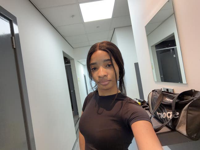 Professional Female seeks a single or double room Main Photo