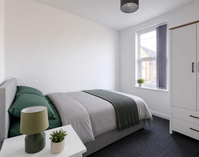 Rooms available if on benefit Main Photo