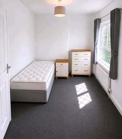  Room4U Main Photo