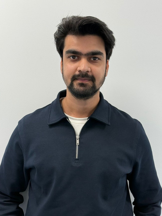 I am looking for 1 room and open for buddy up Main Photo