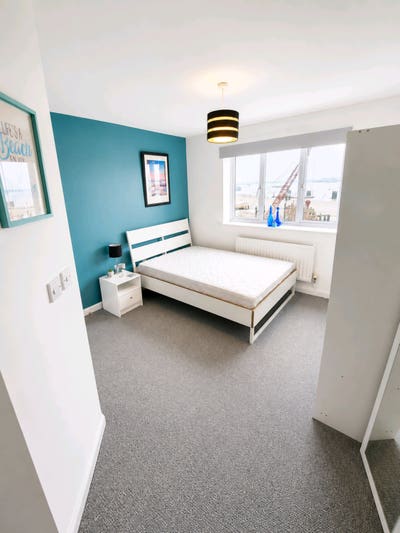 Double Ensuite on River Thames! Main Photo