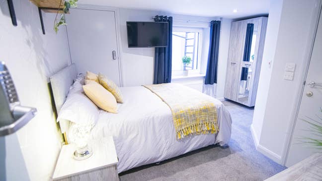 Lovely Bedrooms available in Property Main Photo