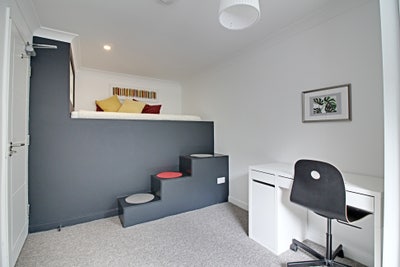 A Well Presented Double room with an En Suite Main Photo