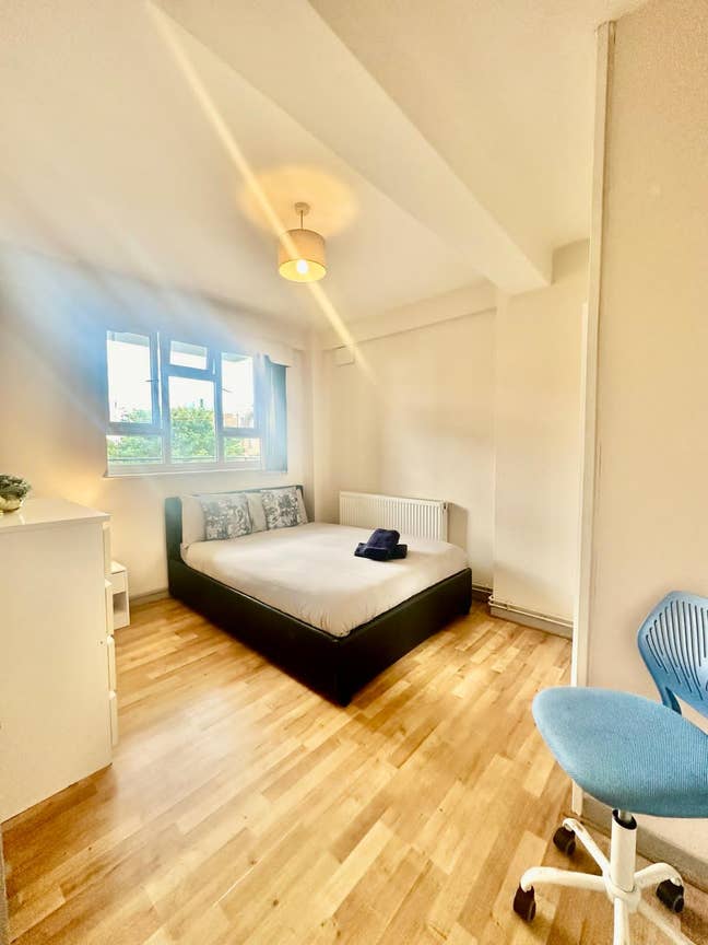 Double room available in Kingston  Main Photo