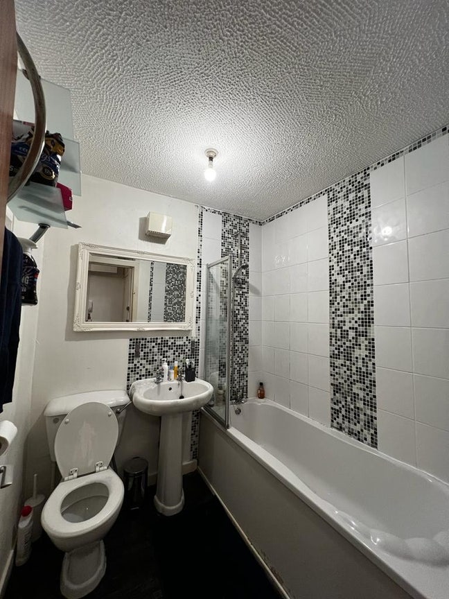1 bedroom room in a 2 bed flat for rent !  Main Photo