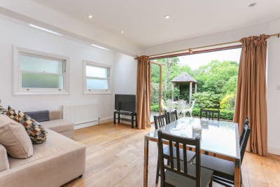 Wonderful Double Room in South Ealing Main Photo