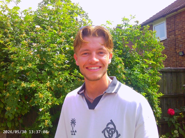 24, Professional looking for a flat/houseshare Main Photo