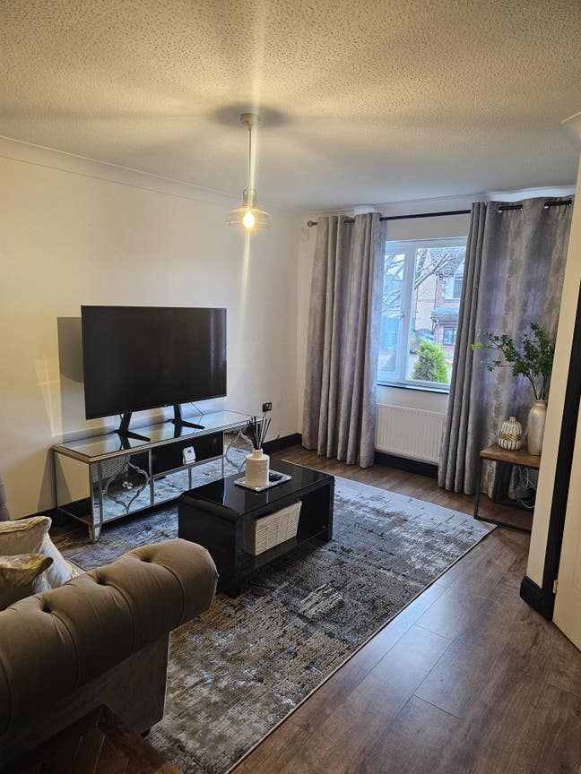 Furnished Single Room with Parking Main Photo