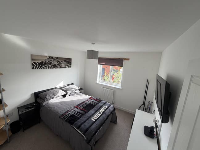 Comfy Double Room With Own Bathroom Main Photo
