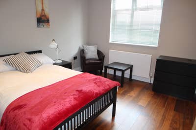 Fab XL double + office N. Ealing Main Photo