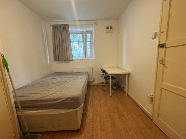 Amazing Location-Bills Included-Close to Stations Main Photo