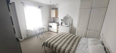 Room available 750 all incusive.  Main Photo
