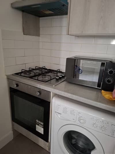 Spacious Studio to Rent – DA18 – All Bills Include Main Photo