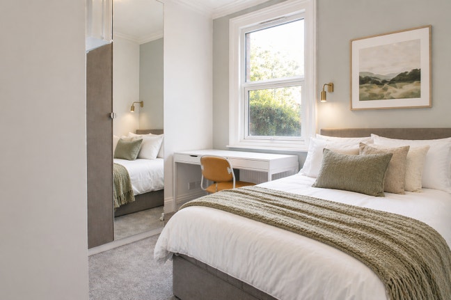 Central Location - En-Suite Room  Main Photo