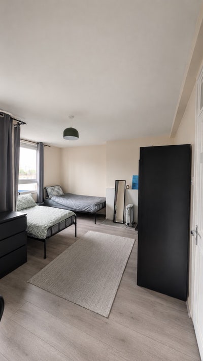 Twin Room available next to All Saint  Main Photo