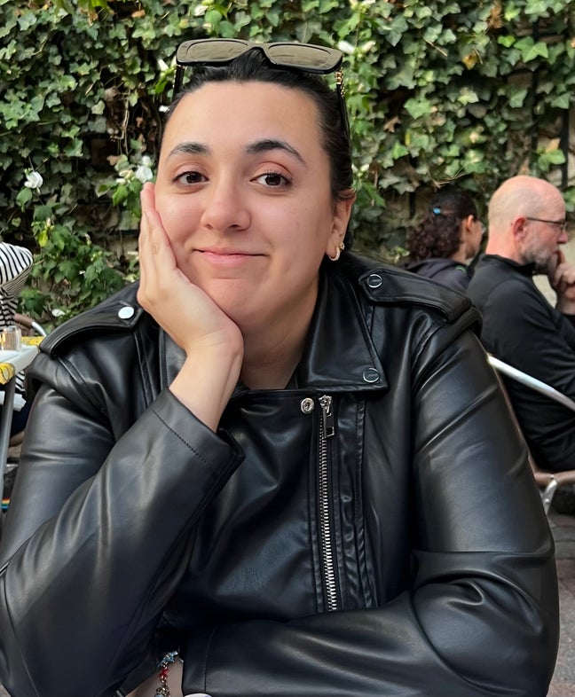29F looking for a flat in Guildford in August Main Photo