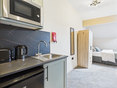 Luxury Room - Kitchenette and En-Suite - All Bills Main Photo
