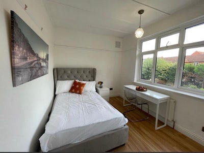 Lovely  accommodation in central Wimbledon Main Photo