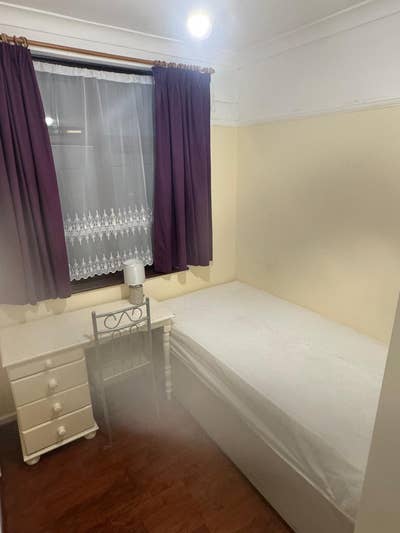 Clean and Furnished Room to rent in a Quiet House Main Photo