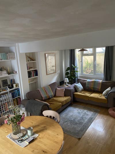 Double room in 2-bed, great location! Main Photo