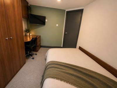 BM 🏡 Double Room Available Main Photo