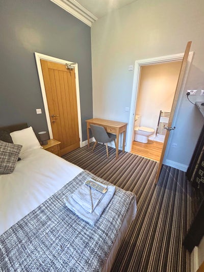 Newly Renovated En-suite Accommodation Main Photo
