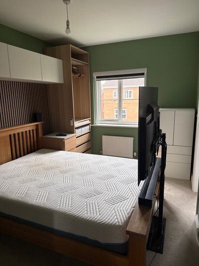 Double ensuite room on Staynor Hall estate selby Main Photo