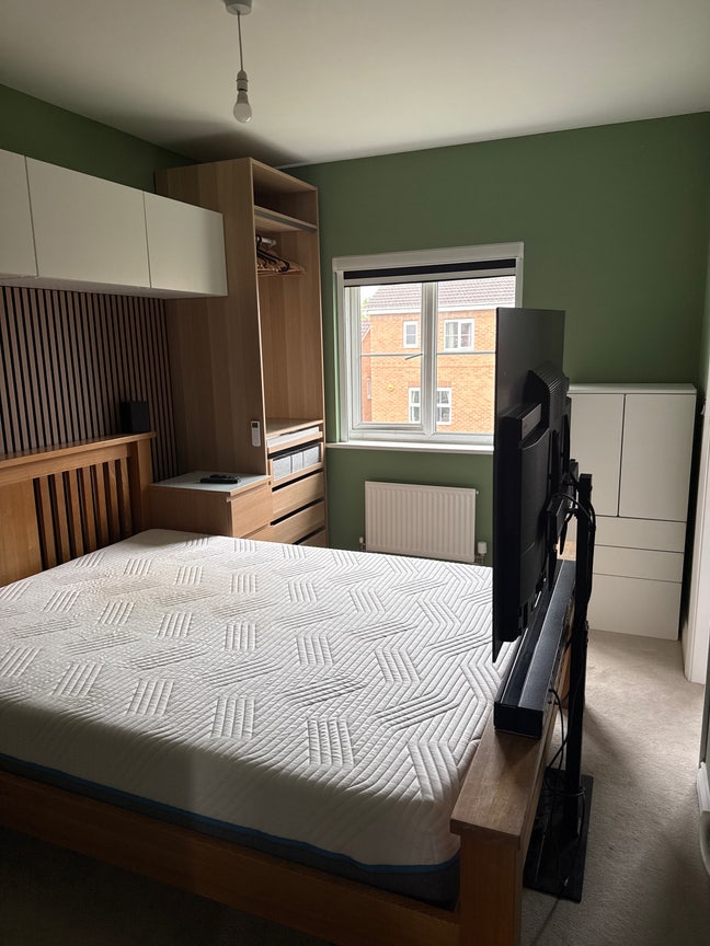 Double ensuite room on Staynor Hall estate selby Main Photo