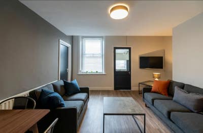 Double Room in Professional House Share Main Photo