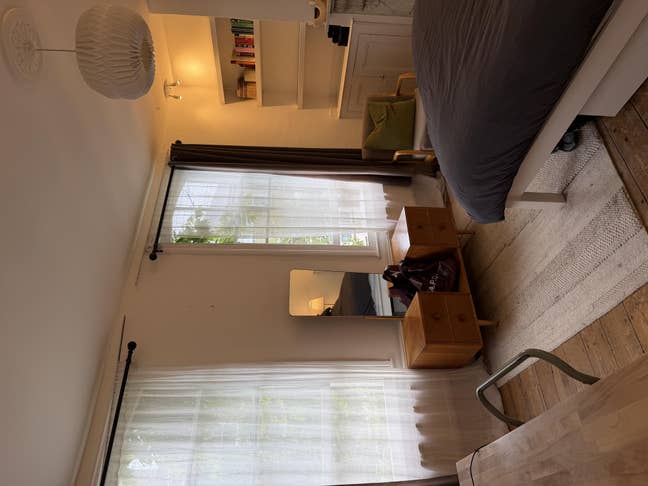 Room in London Fields Main Photo