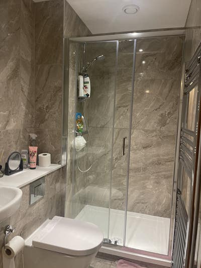 Bright & Spacious Double En-Suite Room Available i Main Photo