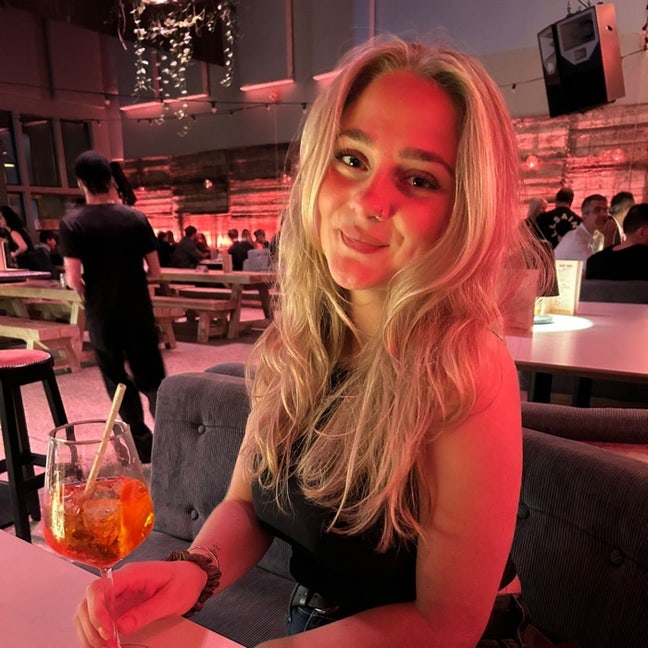 Looking for a flat share/house share Main Photo