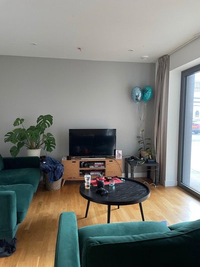 Room to rent in East Village Main Photo