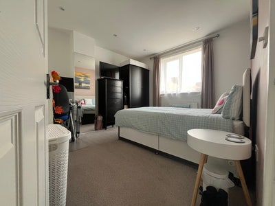 Double Bedroom  Main Photo