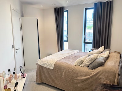 1 ensuite s-double bedroom in new build, southbank Main Photo