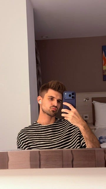 Hi   I’m 28, currently working in HR, and... Main Photo