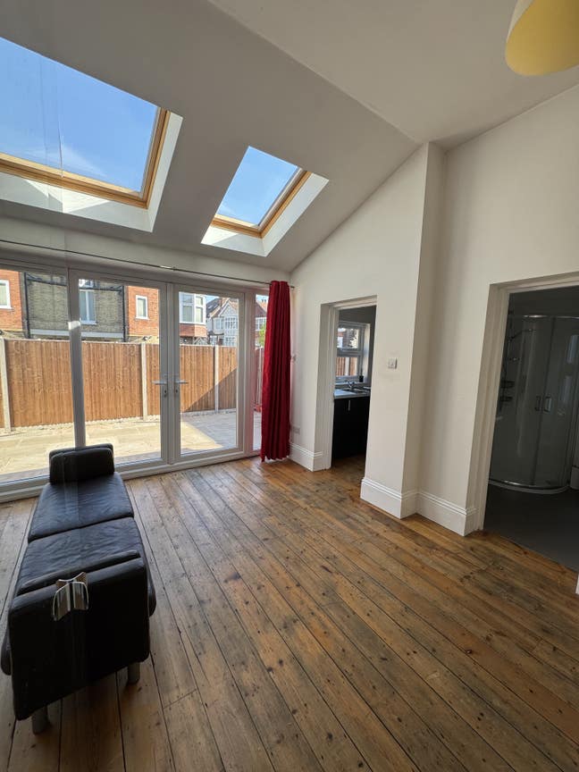 Light and Airy Studio Flat with Private Garden  Main Photo