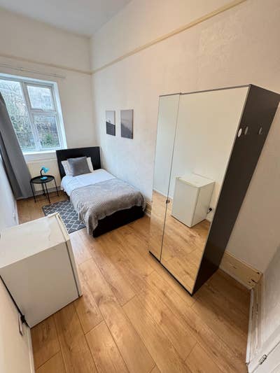 Large Double Rooms All Bills Included Main Photo