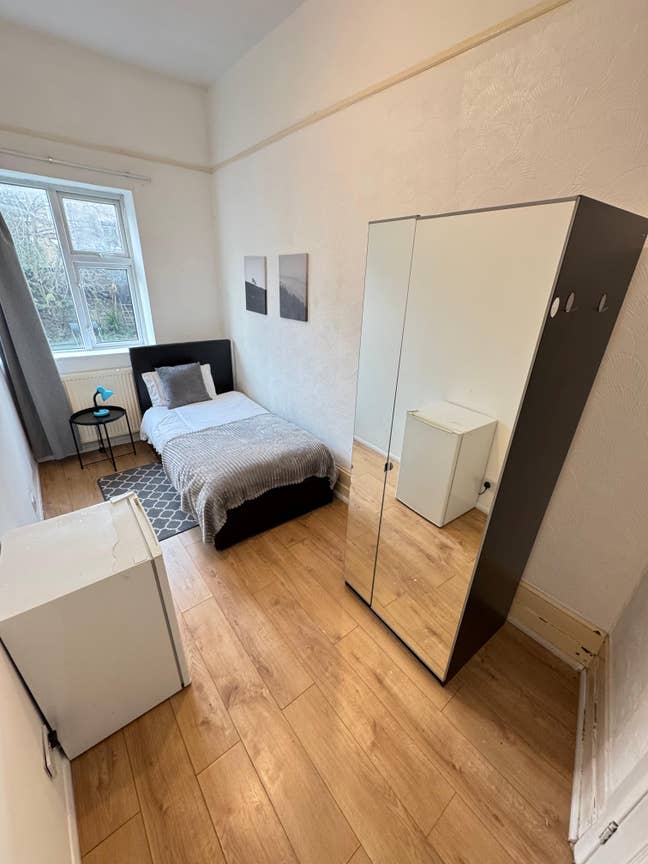 Large Double Rooms All Bills Included Main Photo